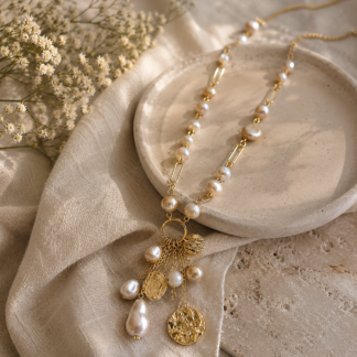 Pearl necklace - sand