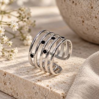Ring - black dots